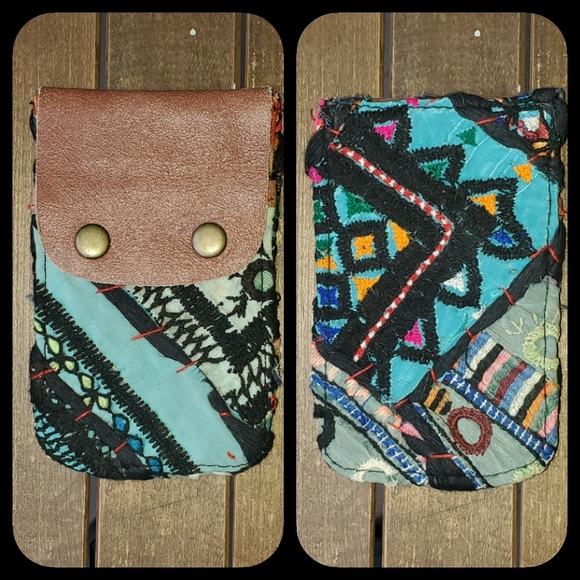 Free People Handbags - 🔮🎱 Free People Boho Embroidered Repurposed vtg banjara hippie Wallet card case